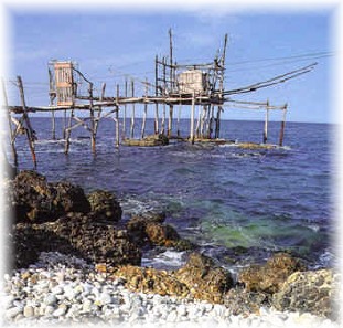 La costa teatina: trabocco (Foto Gaetano Basti - Edizioni Menabo')
